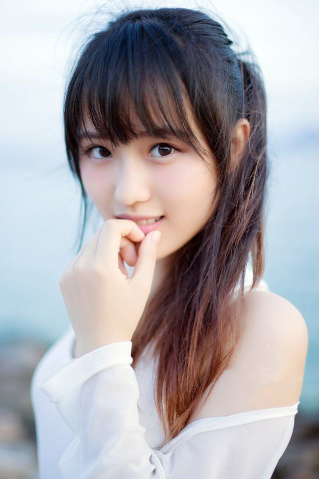 “事急从权，如今既然要用张任，说不得，当用一些手段。”法正微笑道。
